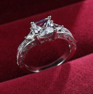 NEW 925S princess cut white sapphire ring